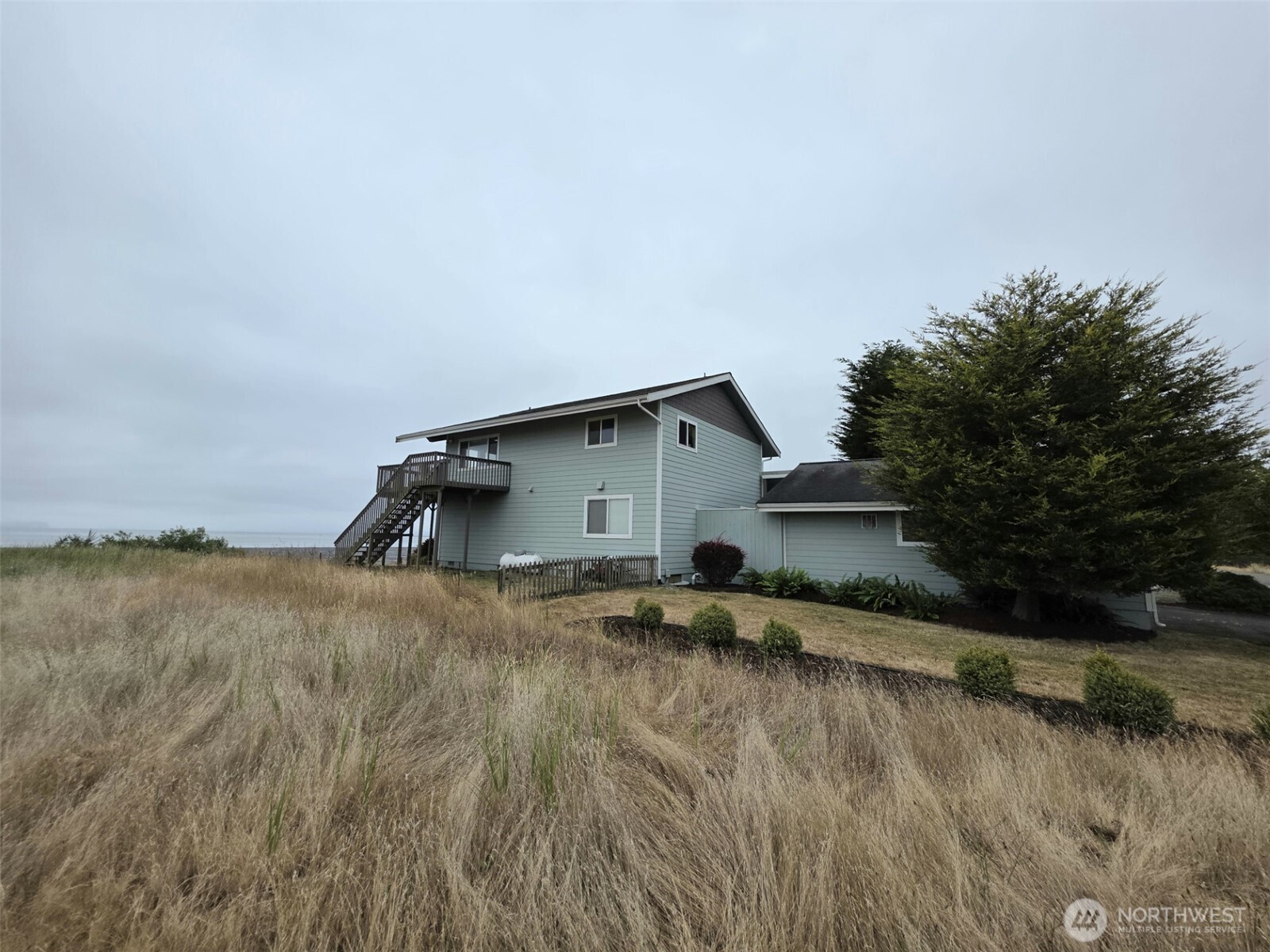 138 Sunrise Avenue SE