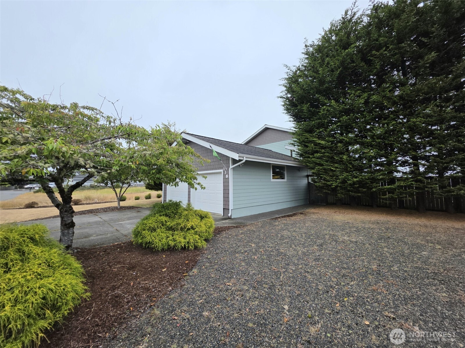 138 Sunrise Avenue SE