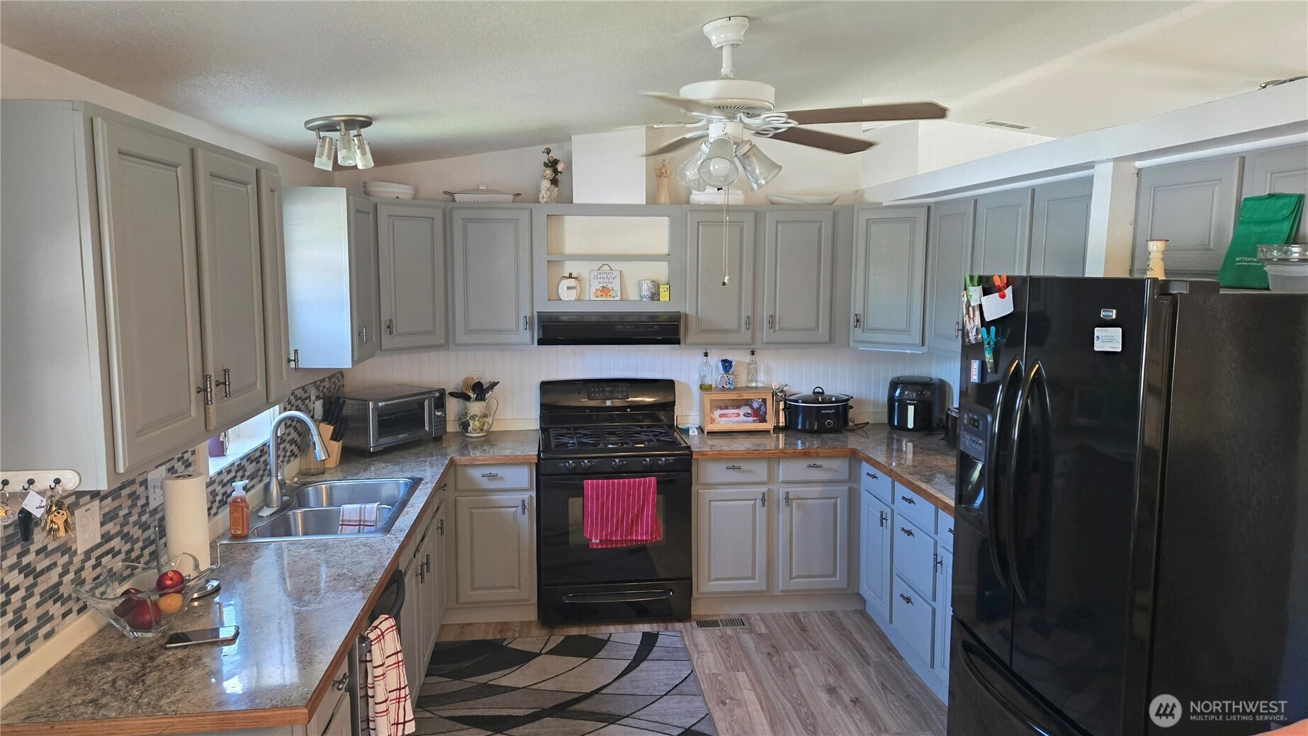 1019 Stanford Drive 26