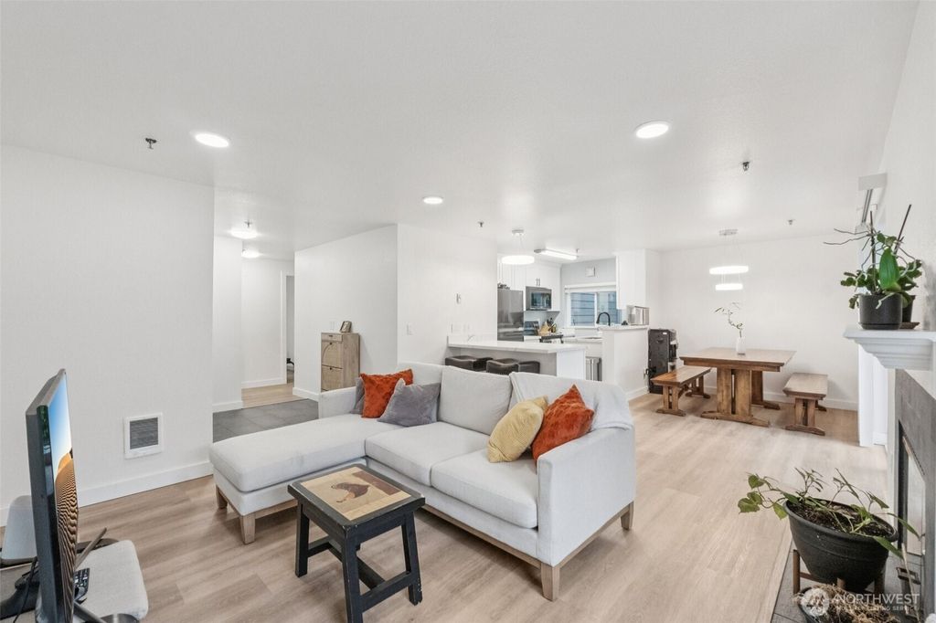 Photo of 12510 109th Court NE #E101, Kirkland, WA 98034 (MLS # 2452760)