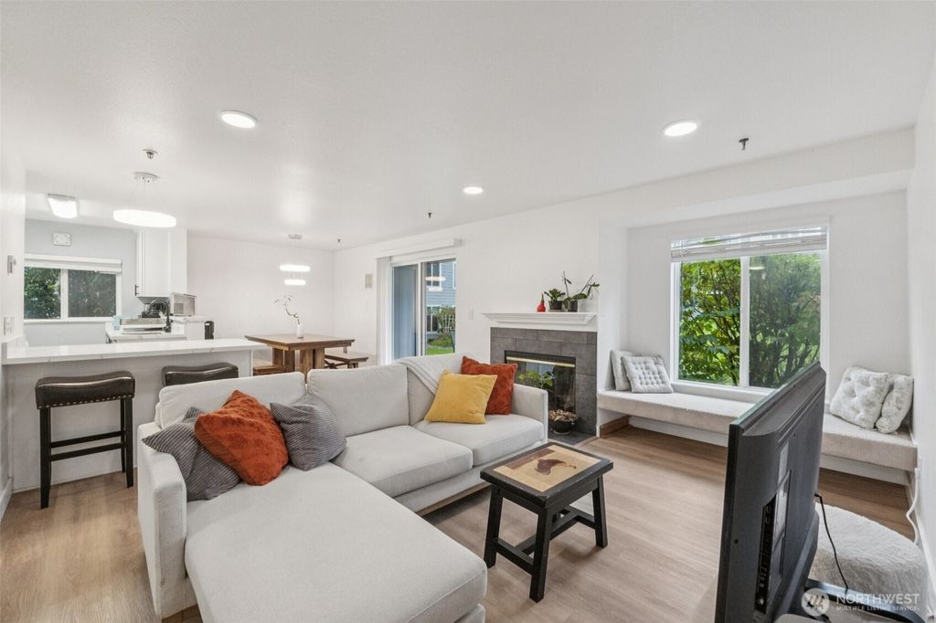 Photo of 12510 109th Court NE #E101, Kirkland, WA 98034 (MLS # 2452760)