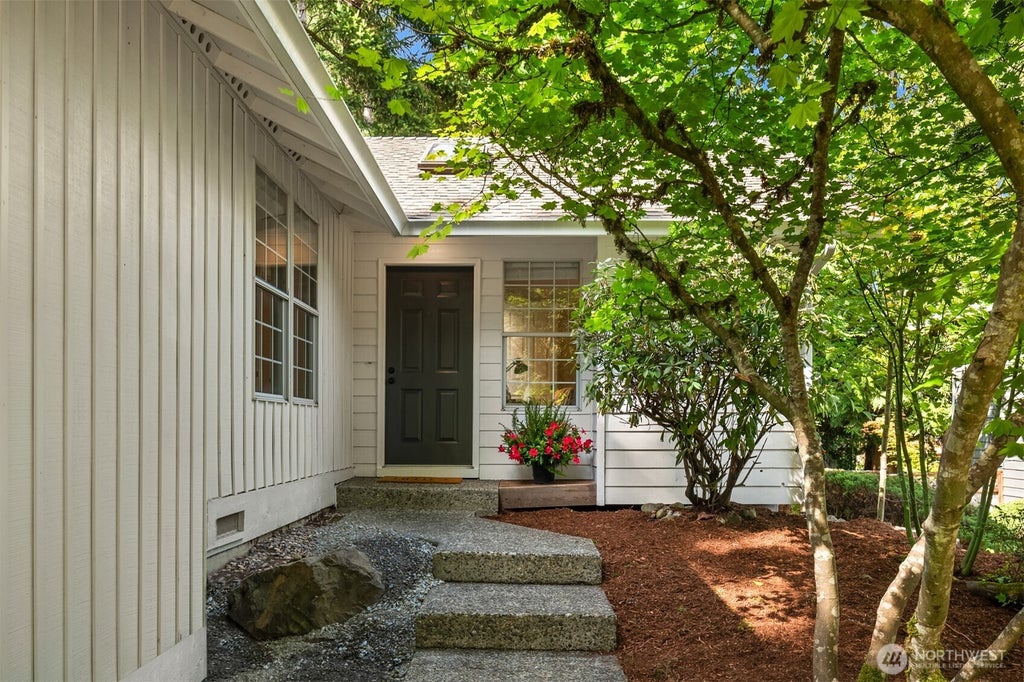 Photo of 8513 139th Avenue NE, Redmond, WA 98052 (MLS # 2589873)