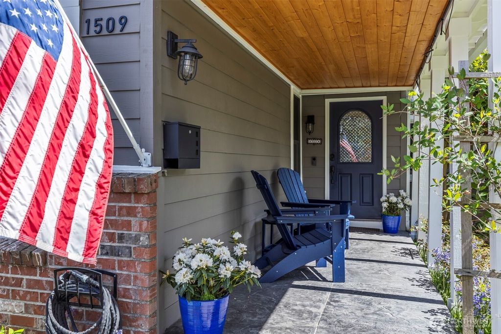 Photo of 1509 N Oakes Street, Tacoma, WA 98406 (MLS # 2508380)