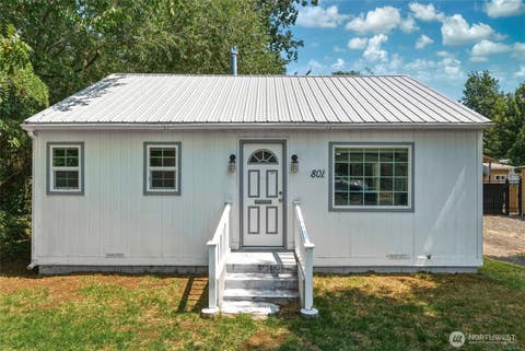 Photo of 801 S 4th Avenue, Walla Walla, WA 99362 (MLS # 2561179)