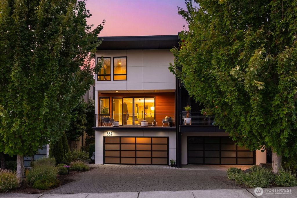 Photo of 332 10th Avenue S, Kirkland, WA 98033 (MLS # 2437670)
