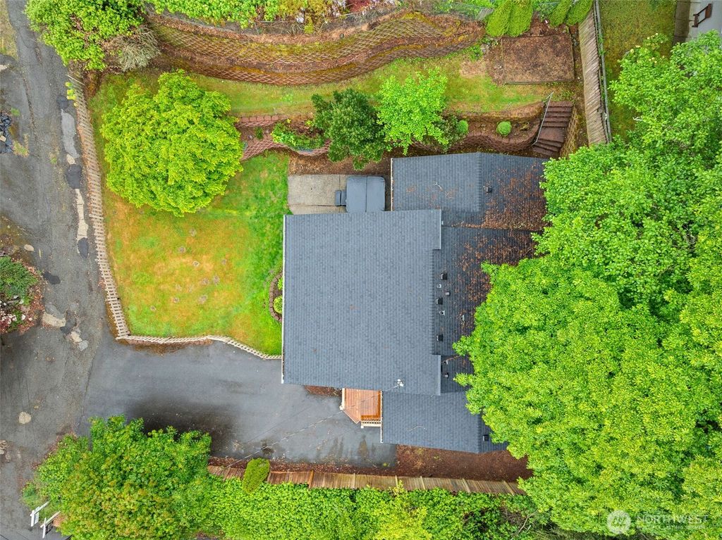 Photo of 829 S Dash Point Rd Rd, Federal Way, WA 98003 (MLS # 2376937)