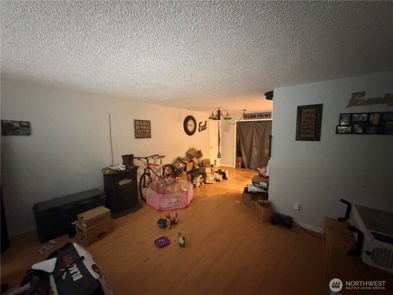 7637 Kittiwake Drive SE