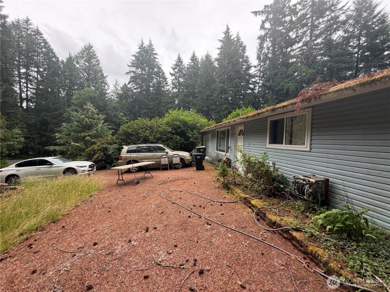 7637 Kittiwake Drive SE
