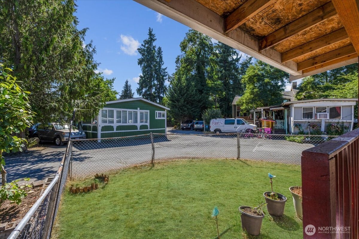 7614 NE Bothell Way 11