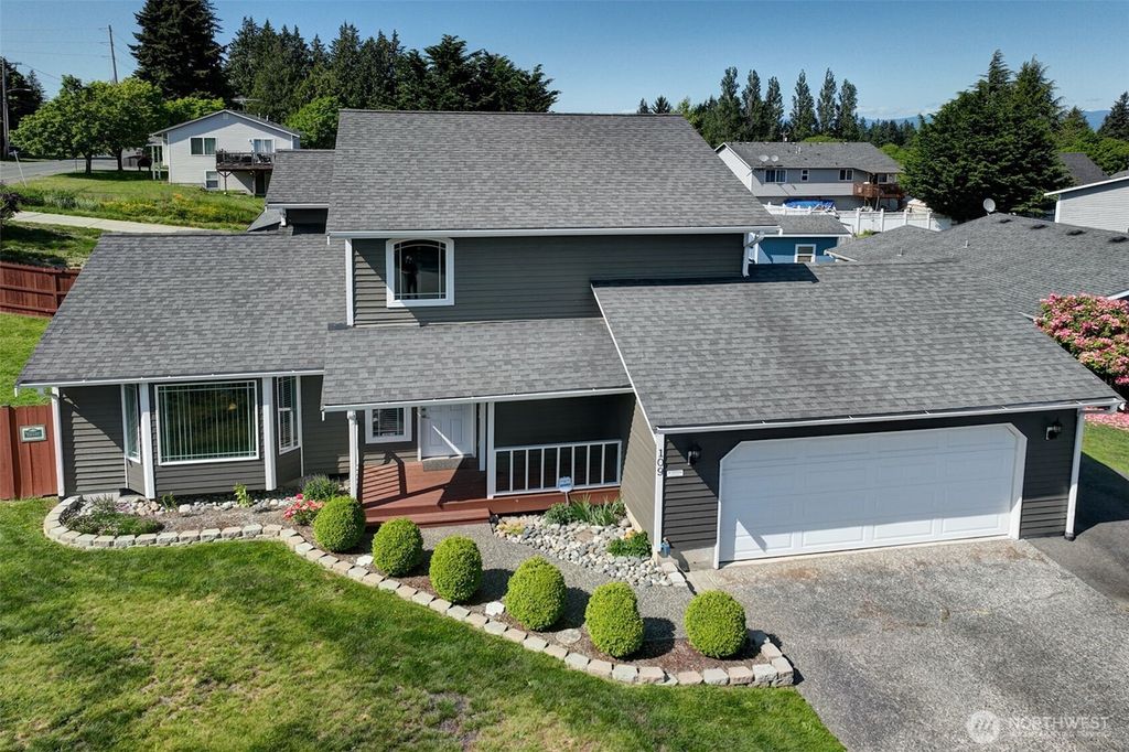 Photo of 109 77th Place SW, Everett, WA 98203 (MLS # 2404060)