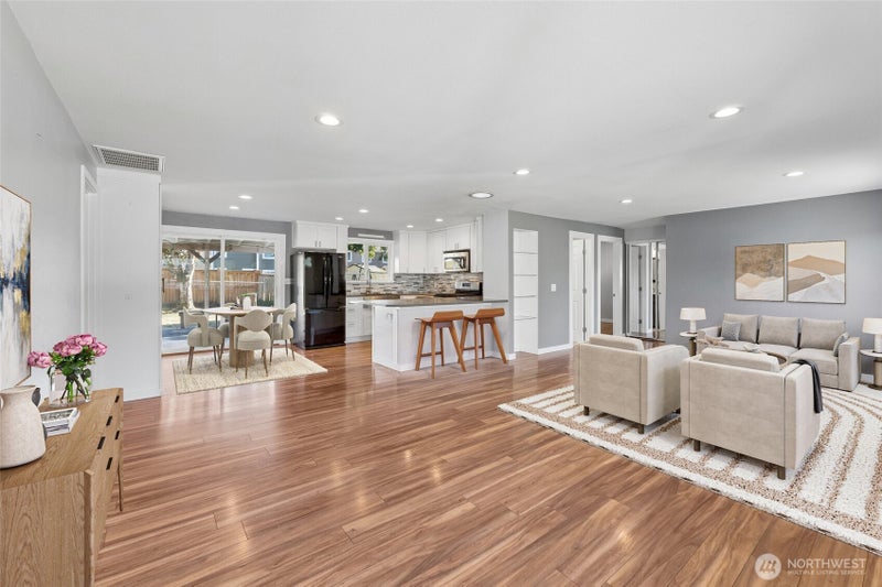 1413 S 276th Place