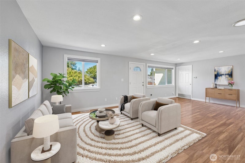 1413 S 276th Place