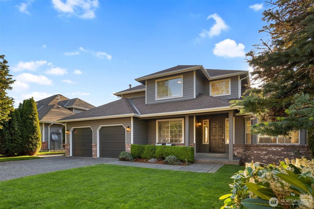 Photo of 9925 129th Place NE, Kirkland, WA 98033 (MLS # 2364121)