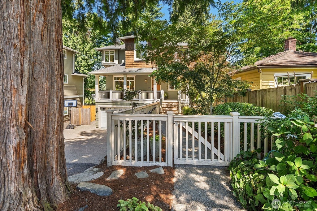Photo of 2322 NE 92nd Street, Seattle, WA 98115 (MLS # 2543733)