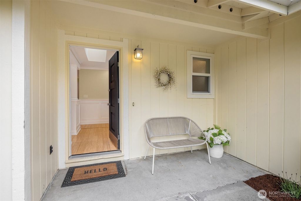 Photo of 108 151st Place SE, Lynnwood, WA 98087 (MLS # 2406630)