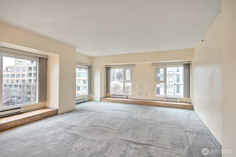 121 Vine Street 505