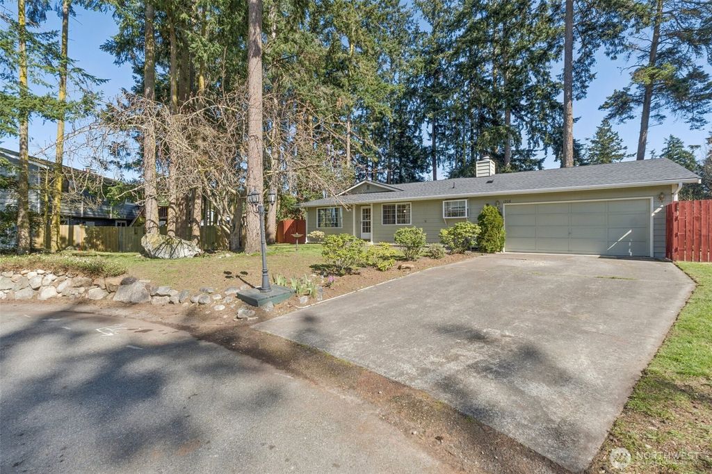 Photo of 1206 Independence Court, Oak Harbor, WA 98277 (MLS # 2498788)