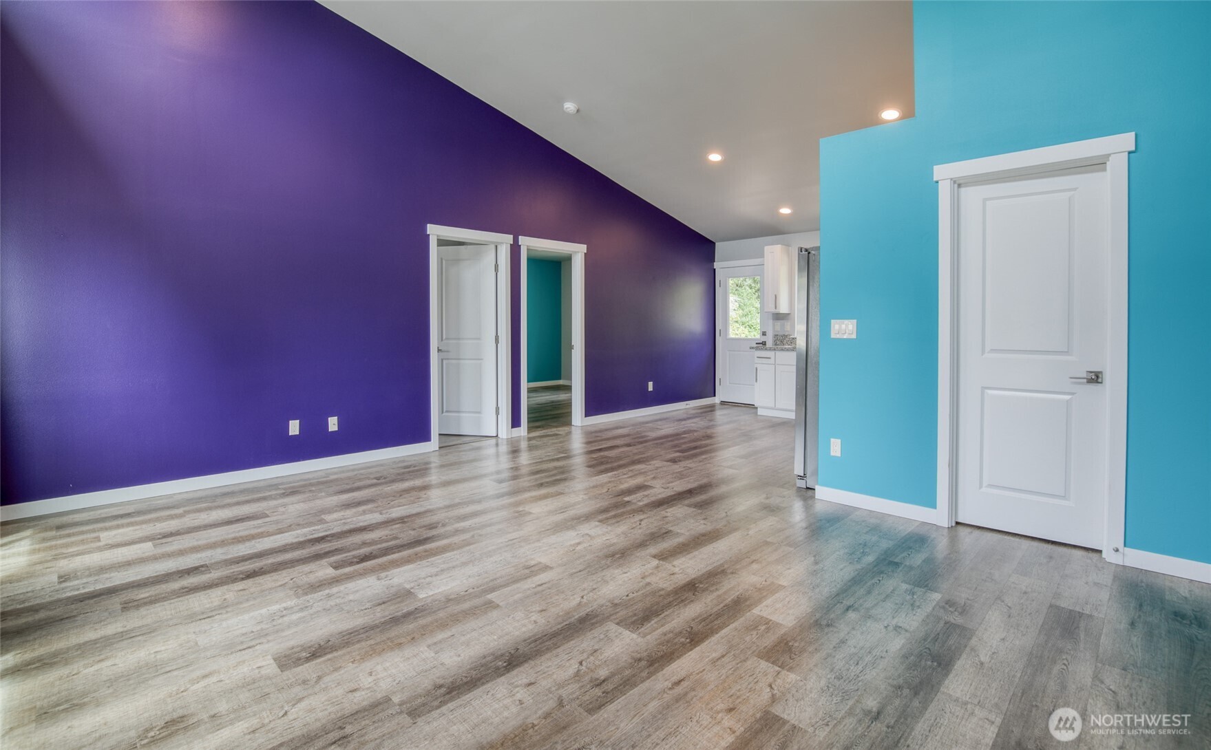 172 N Narwhal Loop NW