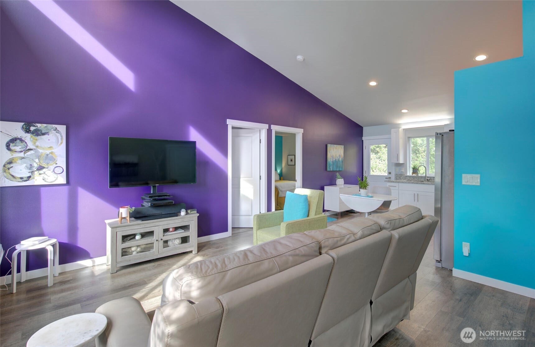 172 N Narwhal Loop NW