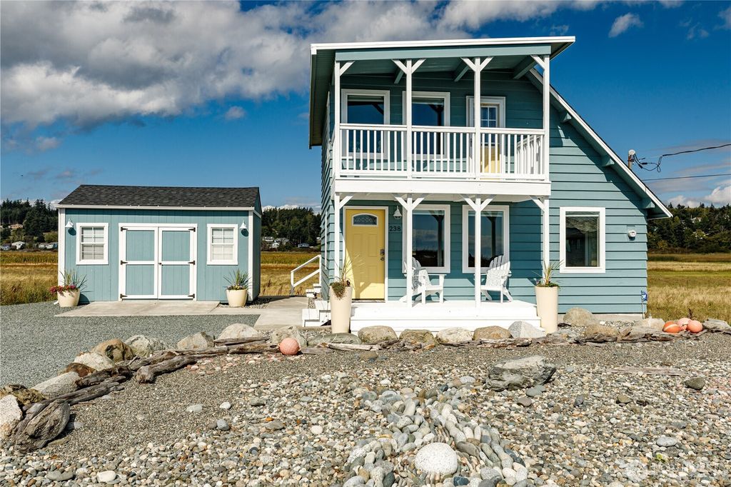 Photo of 238 Keystone Avenue, Coupeville, WA 98239 (MLS # 2494094)