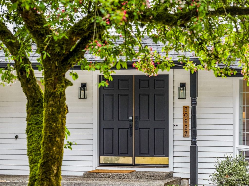 Photo of 20627 NE 66th Place, Redmond, WA 98053 (MLS # 2505898)