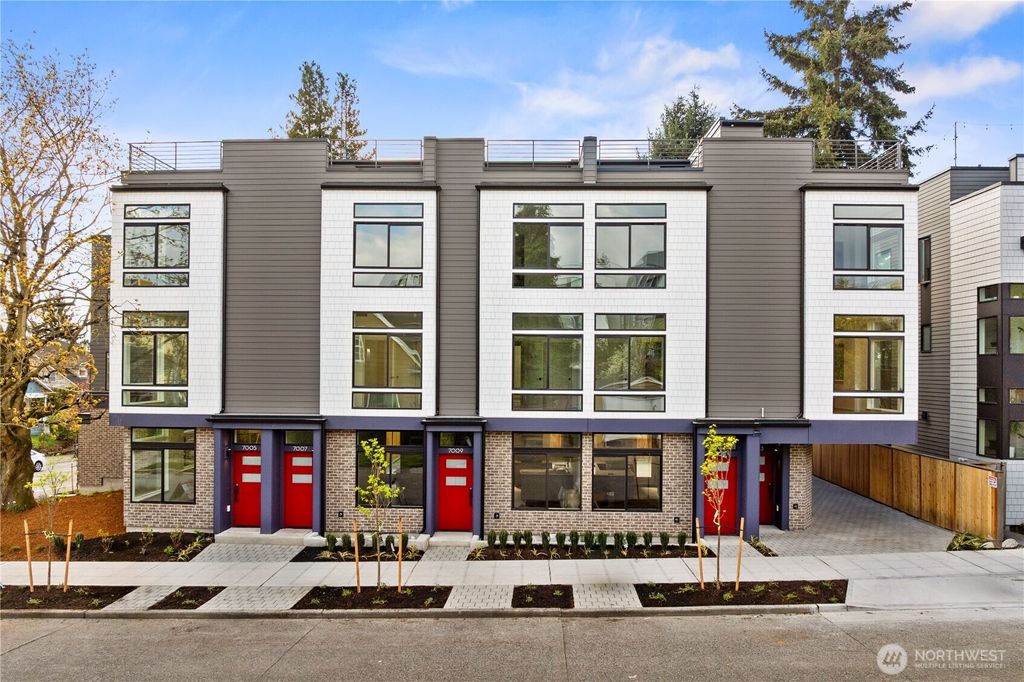 Photo of 7011 9th Avenue NE, Seattle, WA 98115 (MLS # 2438730)