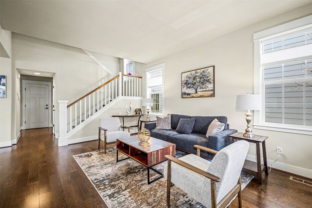 Photo of 315 4th Avenue S, Kirkland, WA 98033 (MLS # 2505964)