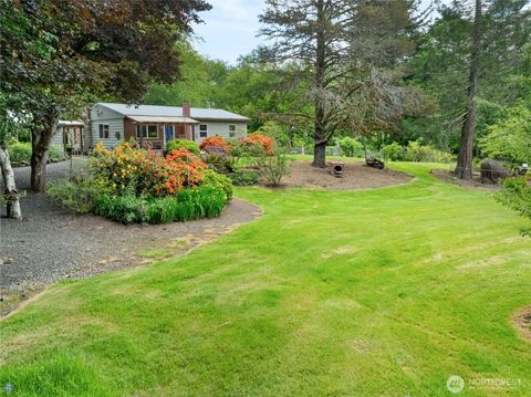 Photo of 973 US Highway 101, Cosmopolis, WA 98537 (MLS # 2381316) Photo of 973 US Highway 101, Cosmopolis, WA 98537 (MLS # 2381316)