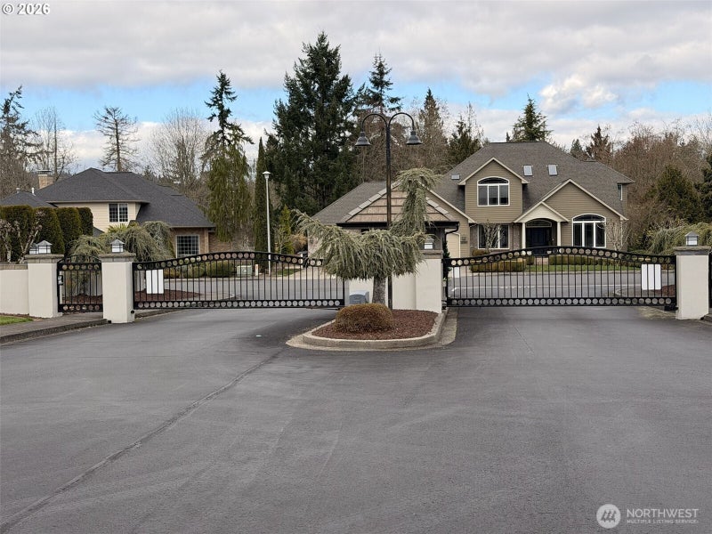 8 Forest Hill Estate
