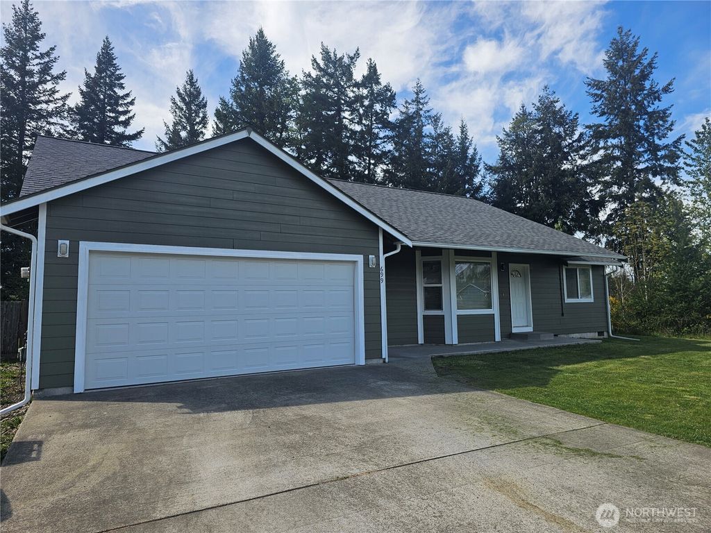 Photo of 699 Myers Street SE, Rainier, WA 98576 (MLS # 2491383)