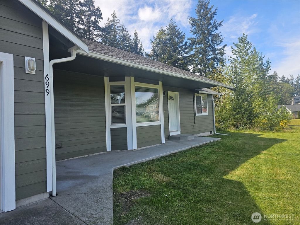 Photo of 699 Myers Street SE, Rainier, WA 98576 (MLS # 2491383)