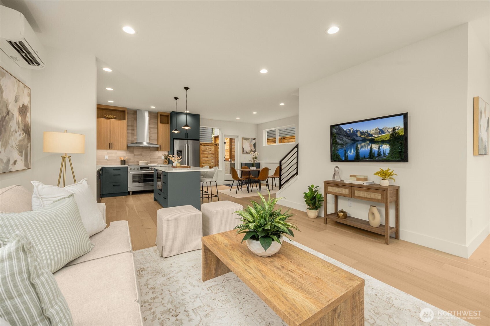 5204 Sand Point Way NE