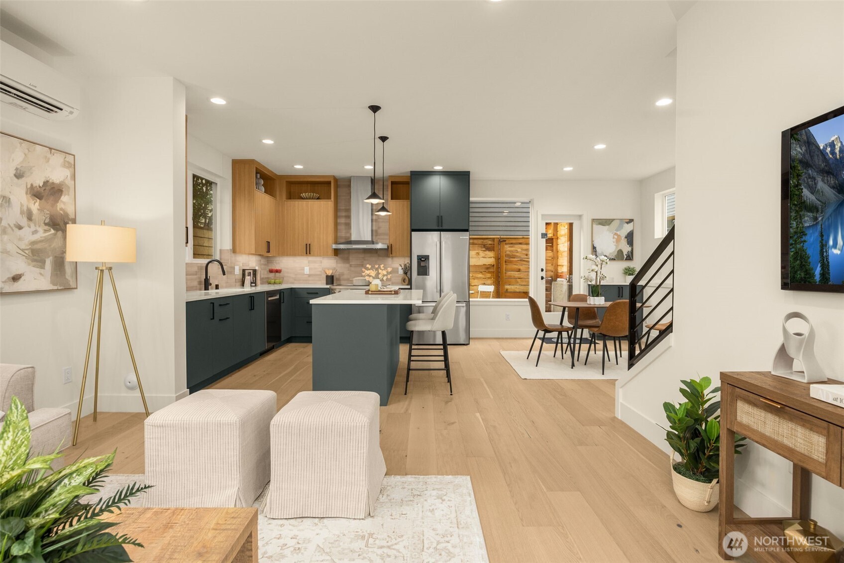 5204 Sand Point Way NE