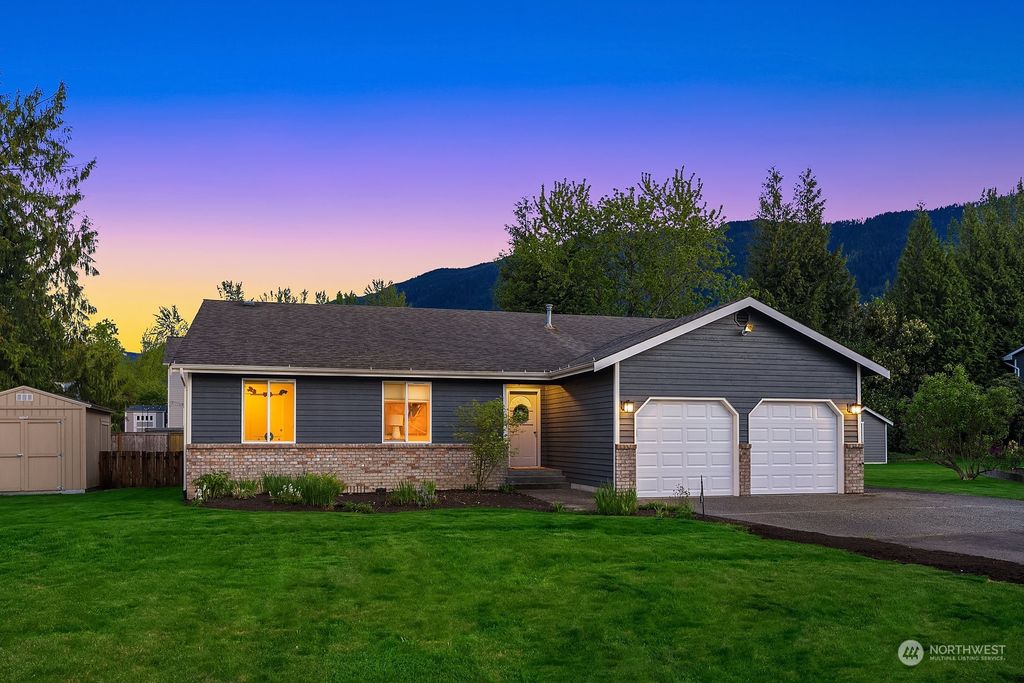 Photo of 1036 Riverside Drive SE, North Bend, WA 98045 (MLS # 2066716)