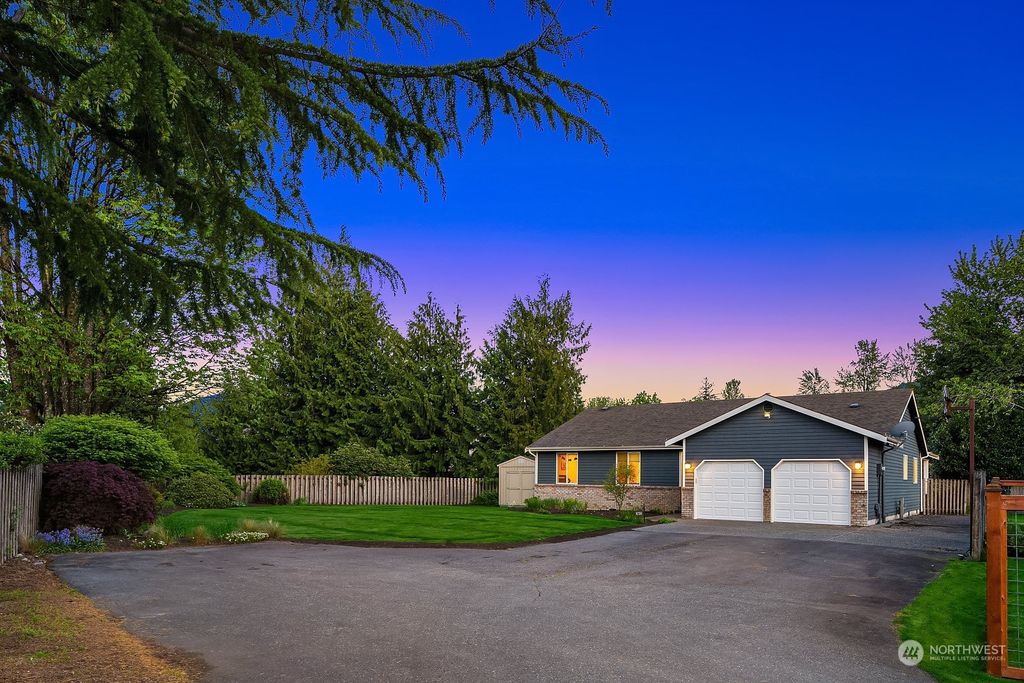 Photo of 1036 Riverside Drive SE, North Bend, WA 98045 (MLS # 2066716)