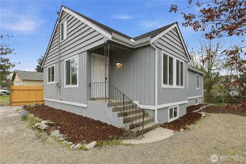 Photo of 400 1/2 22 Avenue Ct, Milton, WA 98354 (MLS # 2545530)