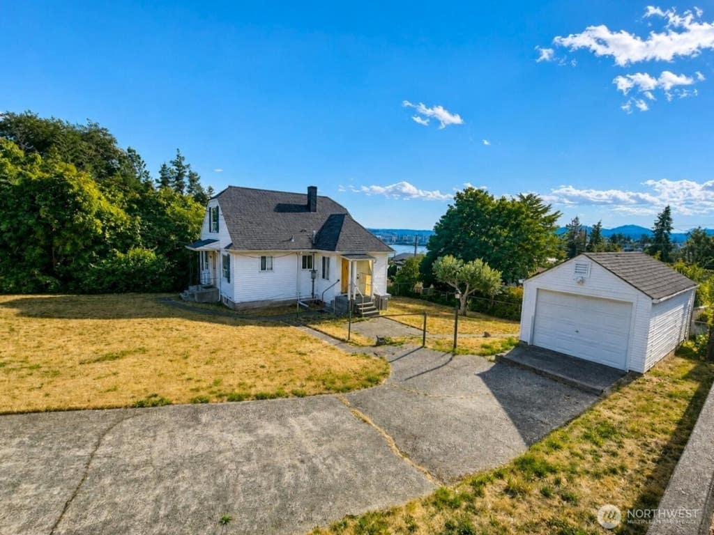Photo of 1133 Hayward Avenue, Bremerton, WA 98310 (MLS # 2574134)