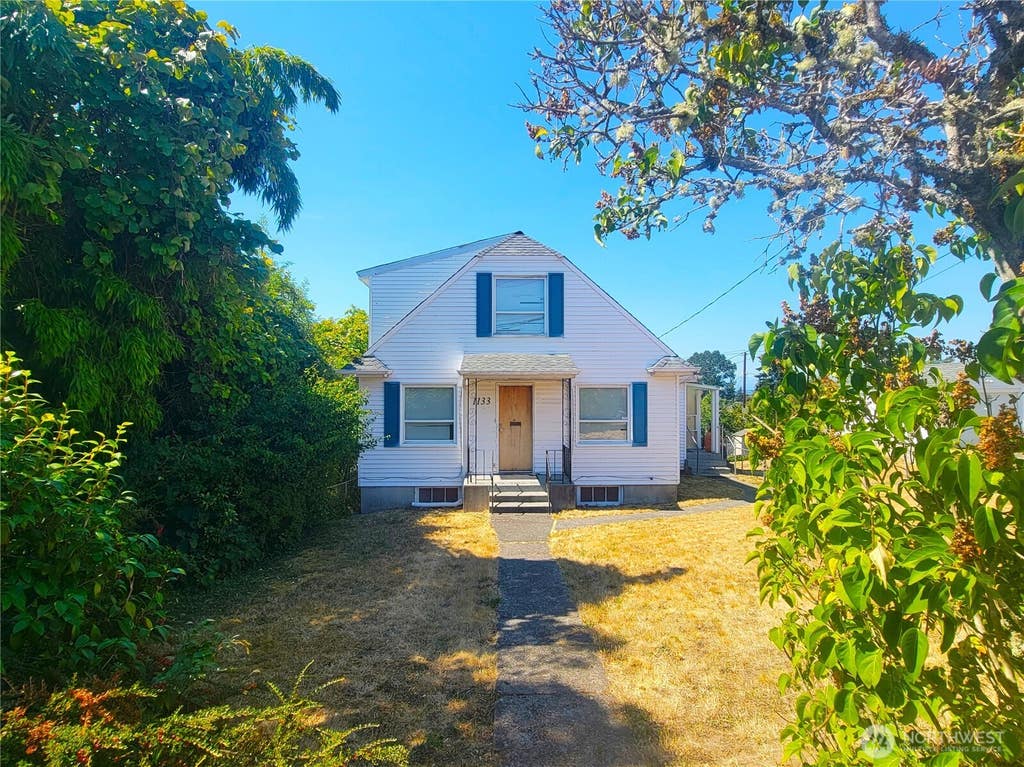 Photo of 1133 Hayward Avenue, Bremerton, WA 98310 (MLS # 2574134)