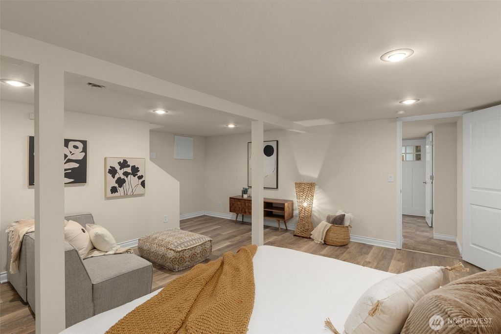 listing image 9365127504067898013