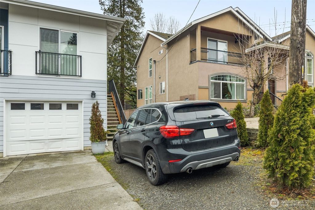 listing image 9360193122555930516
