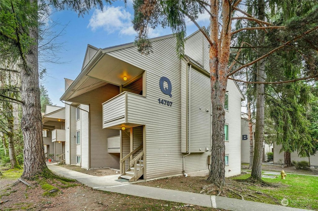 Photo of 14707 NE 44th Place #Q-12, Bellevue, WA 98007 (MLS # 2195076)