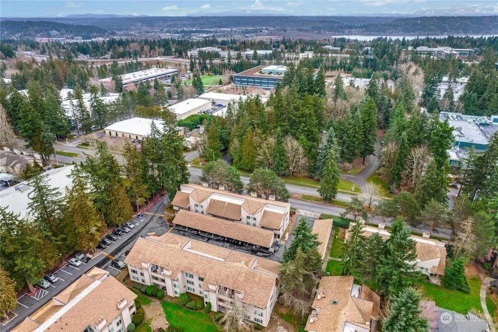 Photo of 14707 NE 44th Place #Q-12, Bellevue, WA 98007 (MLS # 2195076)