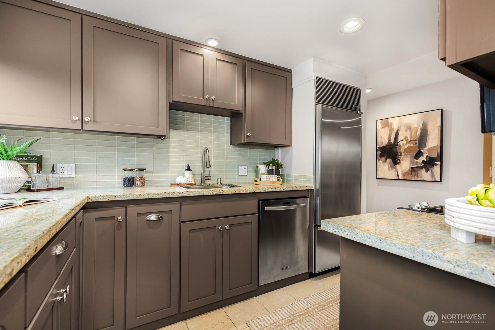 2101 Nob Hill Avenue N 1B