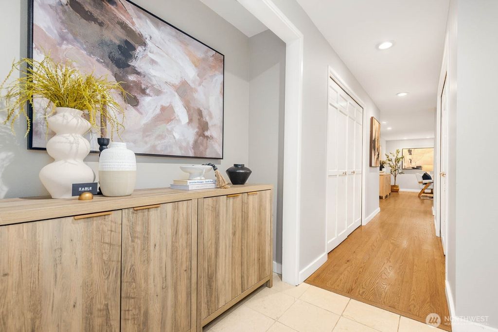 Photo of 2101 Nob Hill Avenue N #1B, Seattle, WA 98109 (MLS # 2463647)