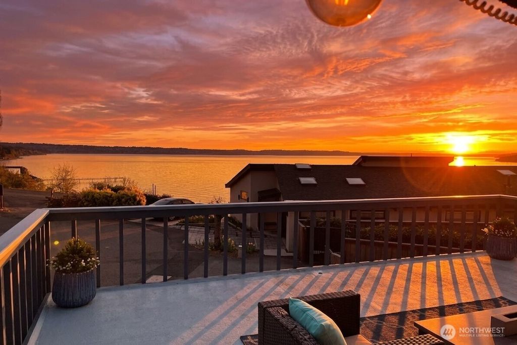 Photo of 21550 1st Court S, Normandy Park, WA 98198 (MLS # 2502979)