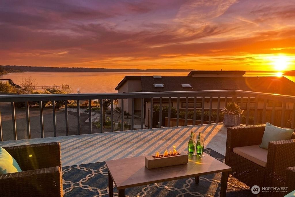 Photo of 21550 1st Court S, Normandy Park, WA 98198 (MLS # 2502979)