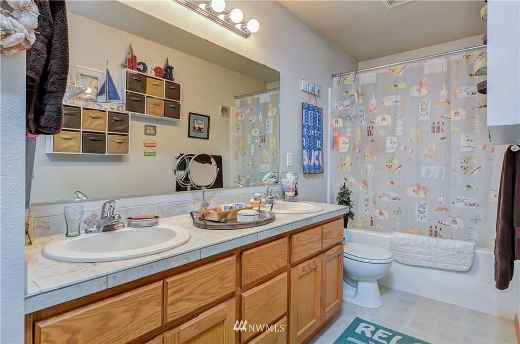 listing image 9363855850321437505