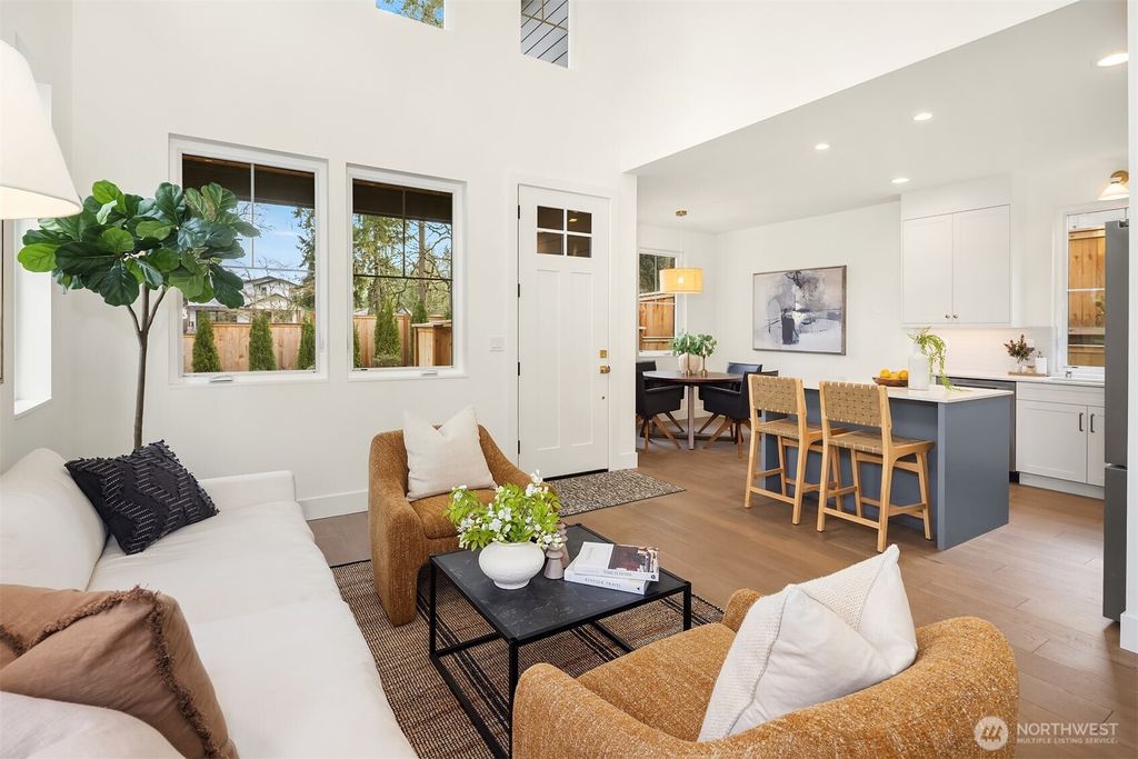 Photo of 333 18th Avenue, Kirkland, WA 98033 (MLS # 2477050)