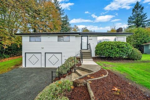 Photo of 12823 162nd Avenue SE, Renton, WA 98059 (MLS # 2595920)