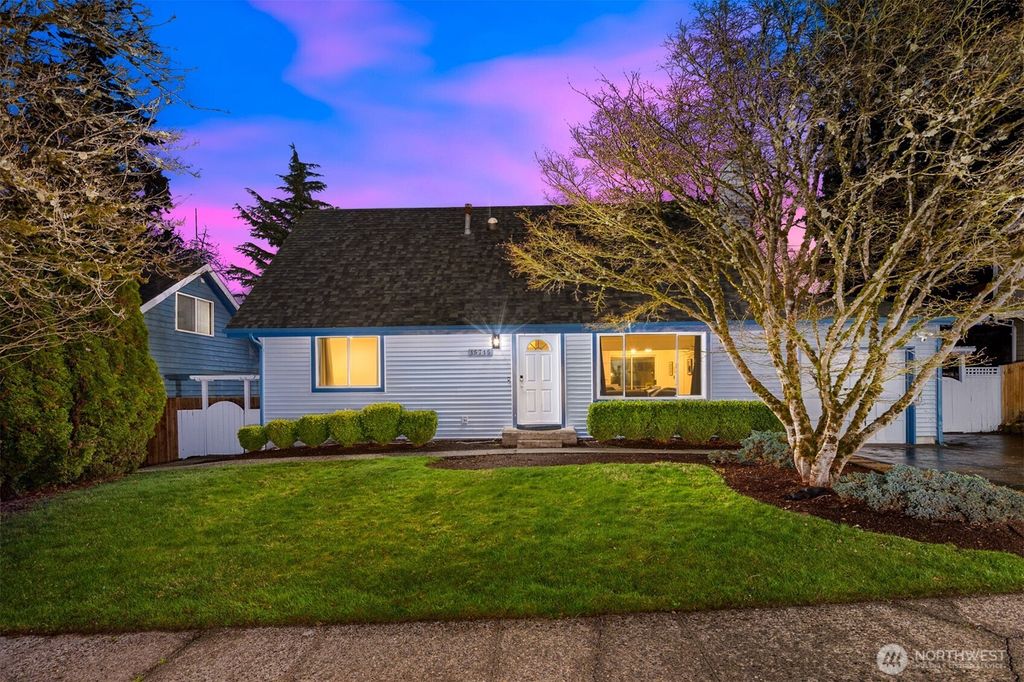 Photo of 15715 NE 53rd Street, Redmond, WA 98052 (MLS # 2345884)